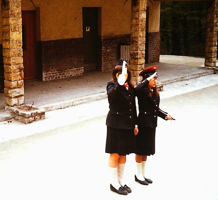 BU 3 BUDA Young Pioneers GOOD